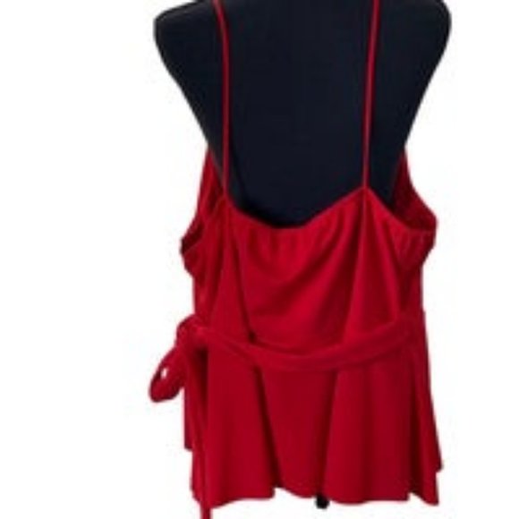 BOOHOO PLUS CREPE TIE FRONT ASYMMETRIC TOP - Picture 5 of 6